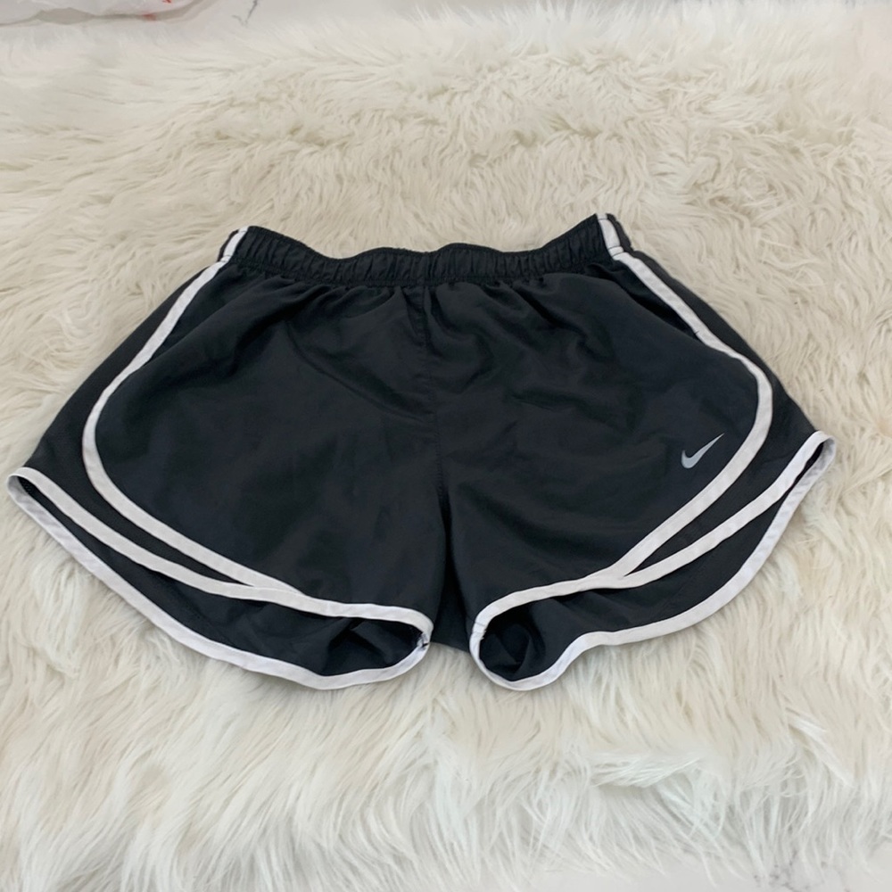 Nike‎ Women’s Baggy Inner-drawstring Dri-Fit Shorts. Size M (749B)